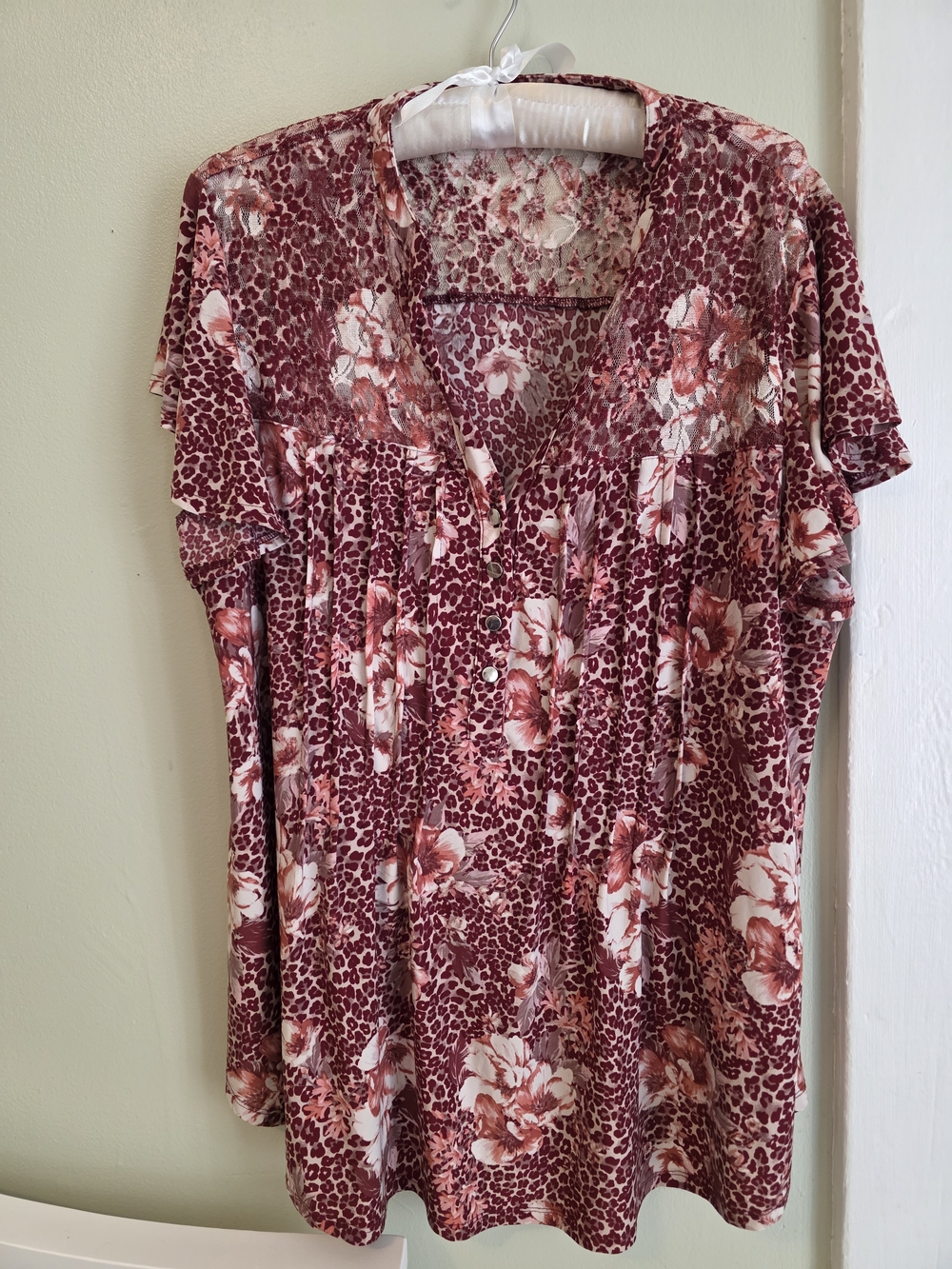 Ava & Grace Floral Leopard V-Neck Tunic - Mauve